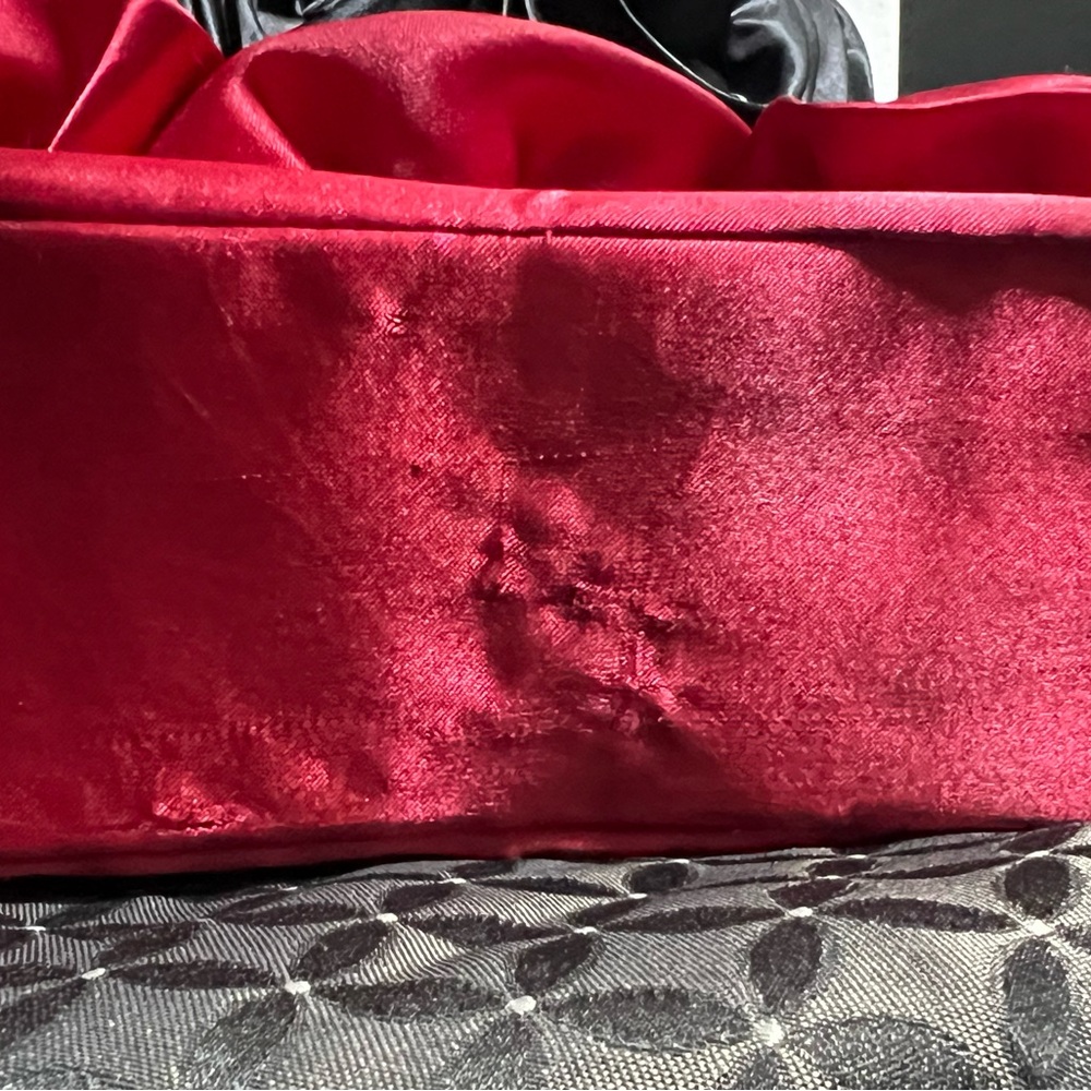 Lori Grenier For Your Ease Only Black And Red Rosette Clutch Mix And Match - Picture 9 of 9